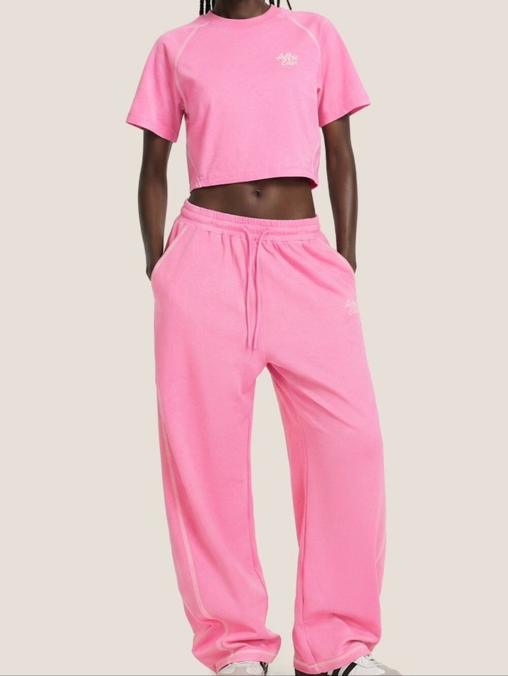 Women’s Bubblegum Pink Wide-Leg Sweatpants - Cropped Tshirt  Set